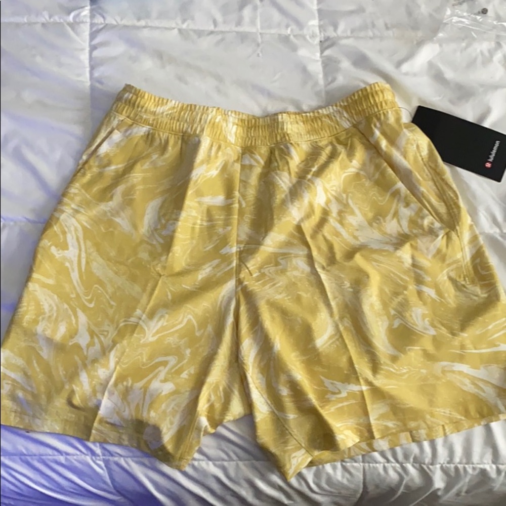 Lululemon pace breaker shorts